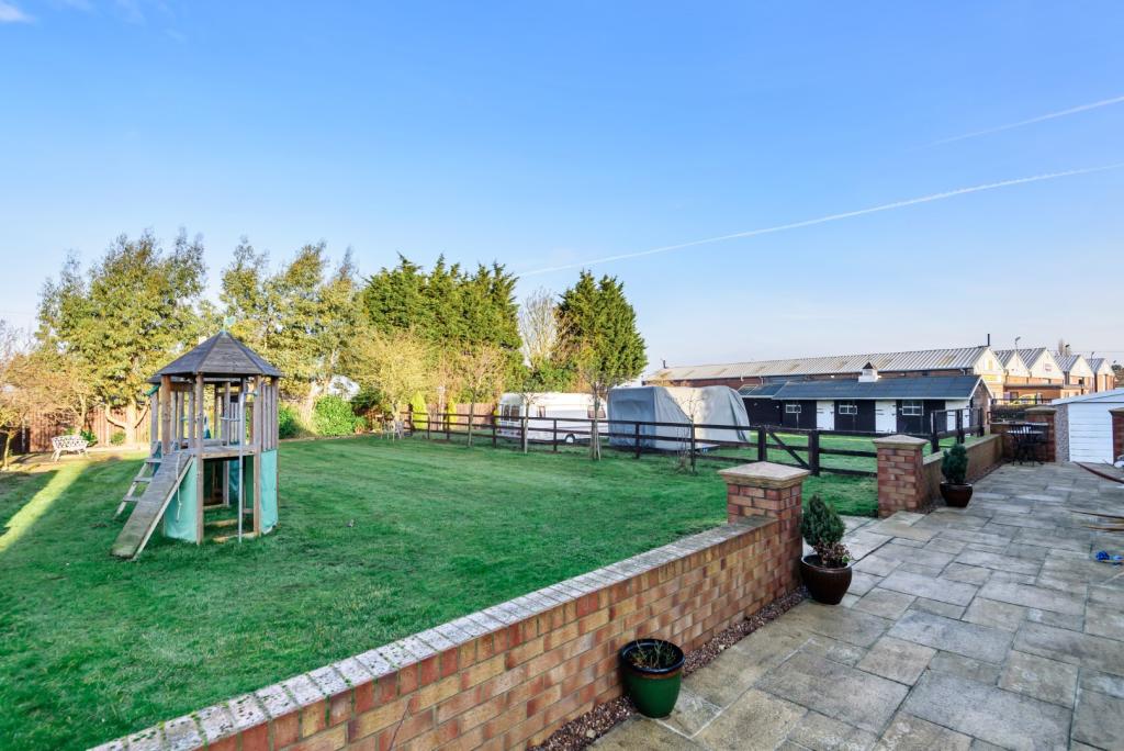 4 bedroom detached house for sale in Hatfield SOUTH YORKSHIRE, DN7