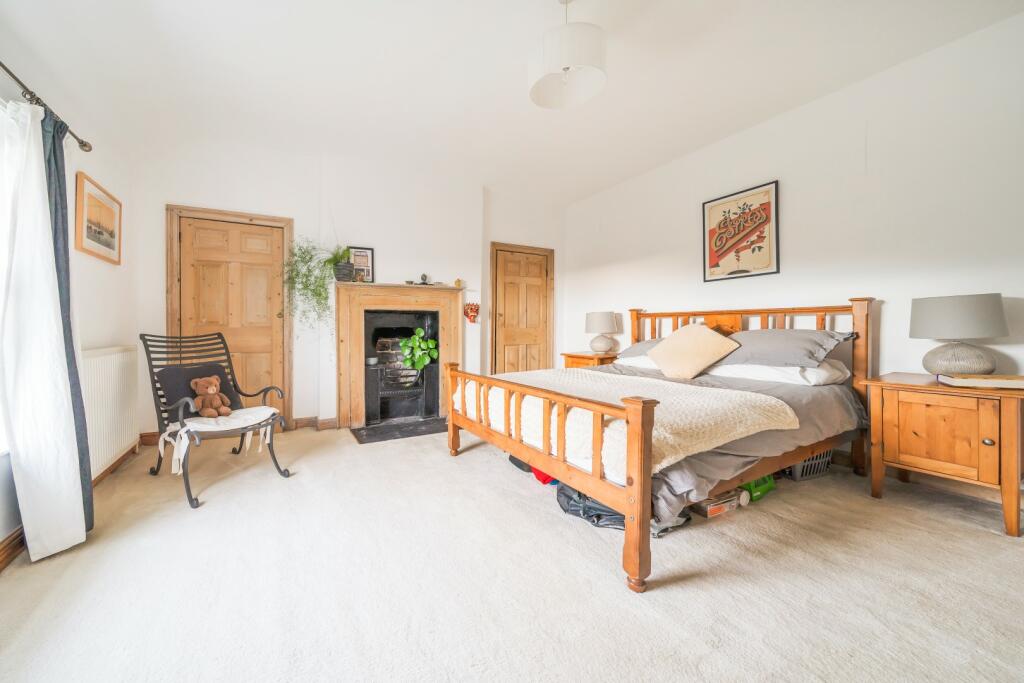 5 bedroom farm house for sale in Hunmanby NORTH YORKSHIRE, YO14