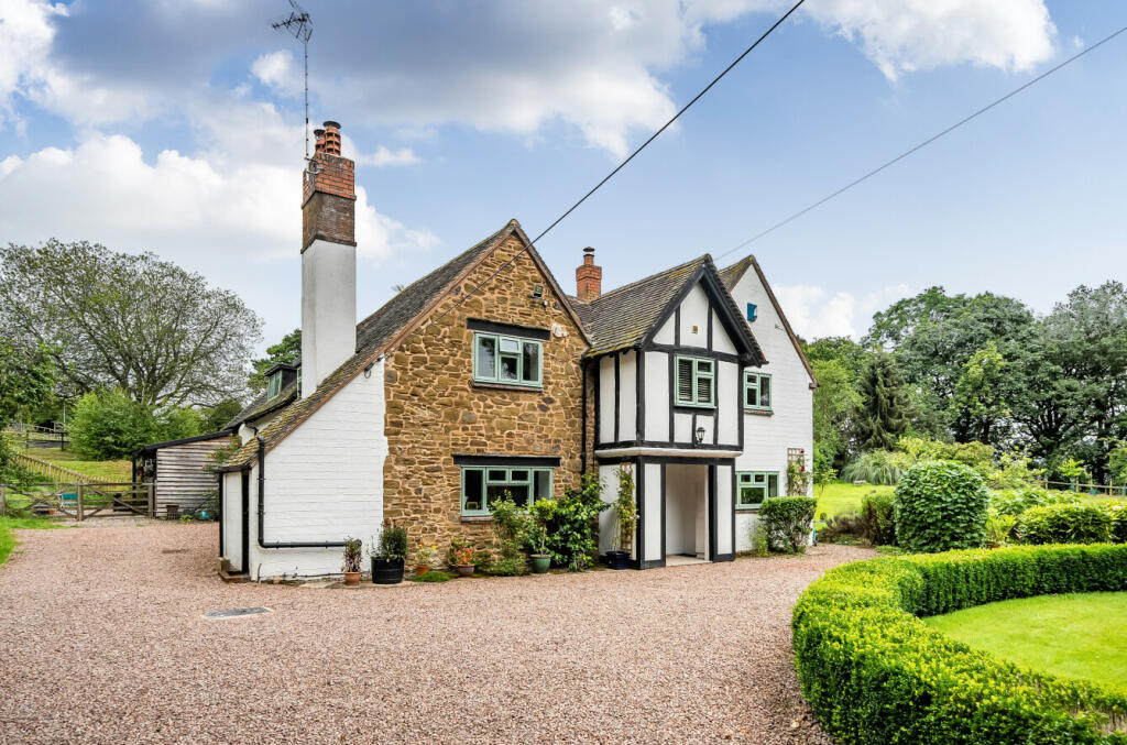 4 bedroom detached house for sale in Bewdley WORCESTERSHIRE, DY12