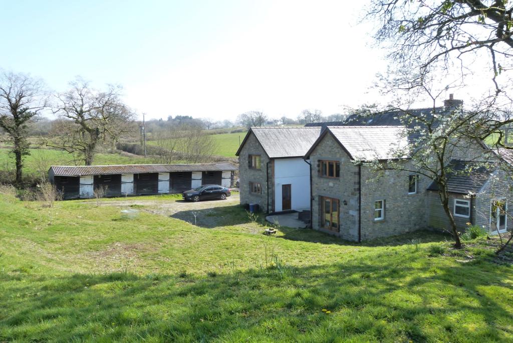 4 bedroom farm house for sale in Broad Oak CARMARTHENSHIRE, SA32