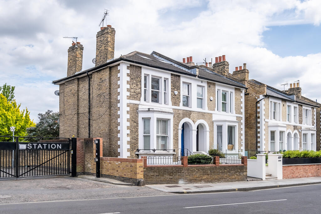 Main image of property: Fulham Road, London, SW6