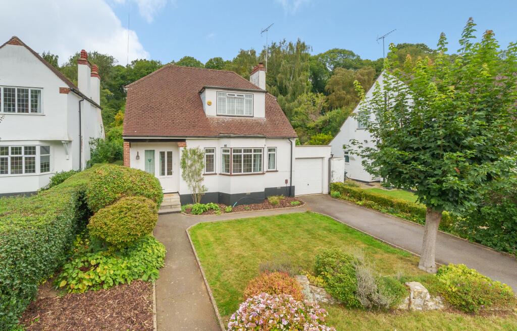 4 bedroom detached house for sale in Carpenters Wood Drive, Chorleywood