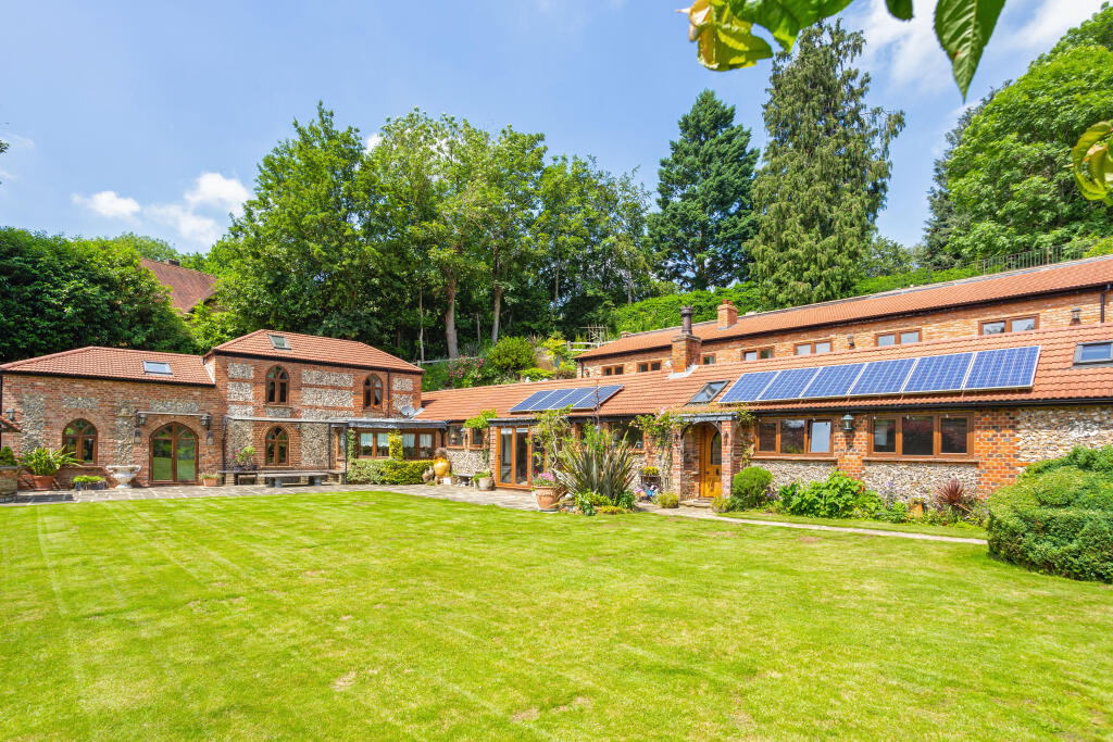 Main image of property: Farm Lane, Loudwater, Rickmansworth, WD3