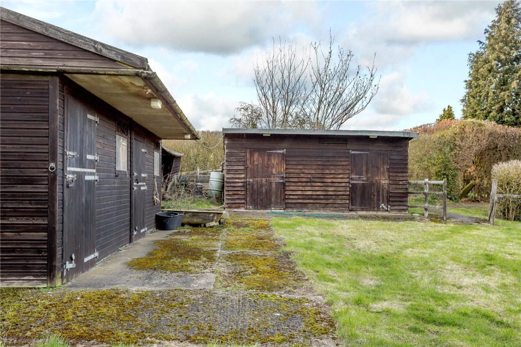 5 bedroom detached house for sale in Great Sarratt Hall Cottage