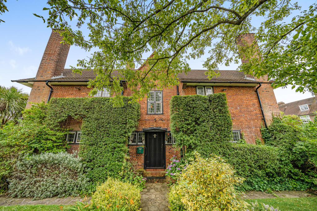 7 bedroom house for sale in Meadway, London, NW11