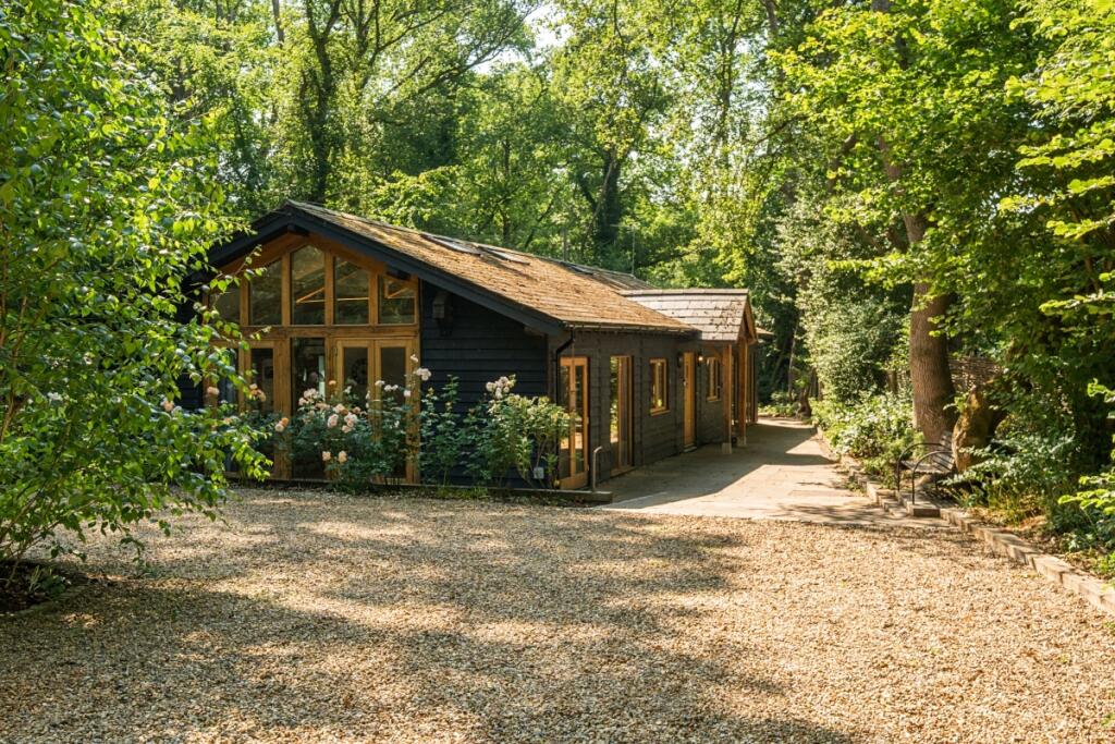 Main image of property: Penmans Green Kings Langley WD4