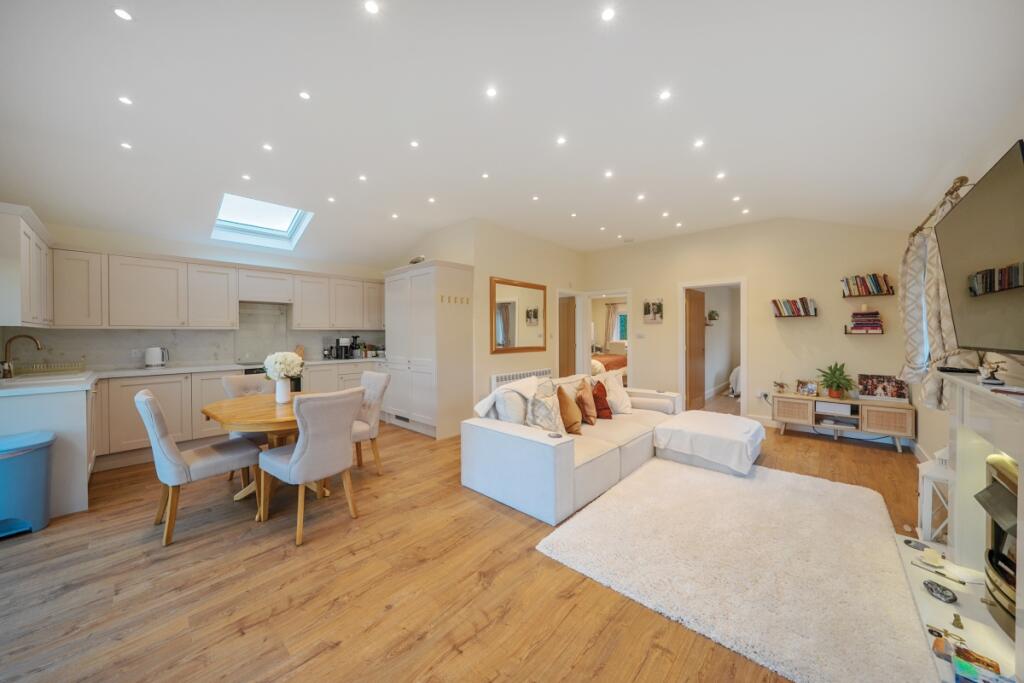 Main image of property: Penmans Green, Kings Langley WD4