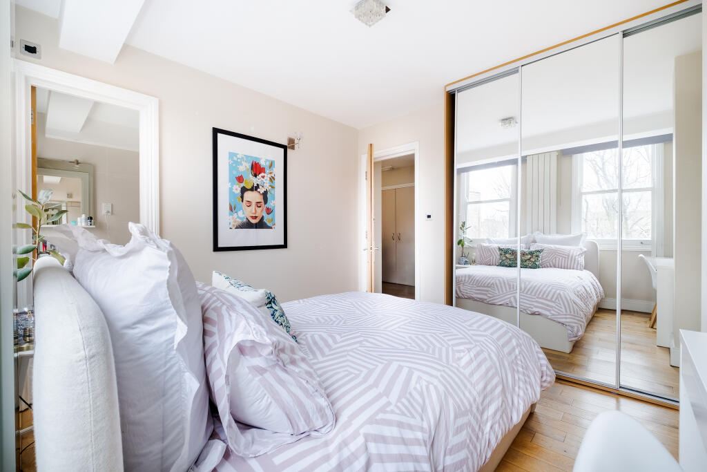 2 bedroom flat for sale in Petherton Road, LONDON, N5