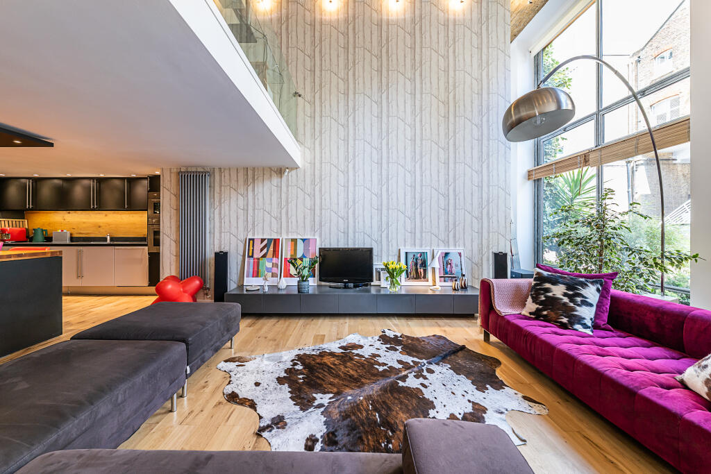 Main image of property: Kingsland Road, LONDON, E8