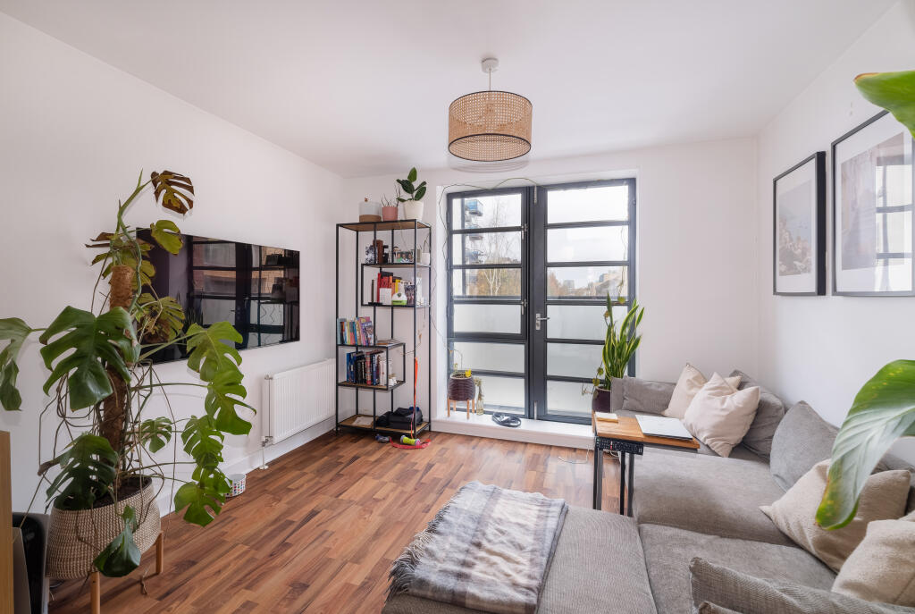 Main image of property: De Beauvoir Crescent, London, N1