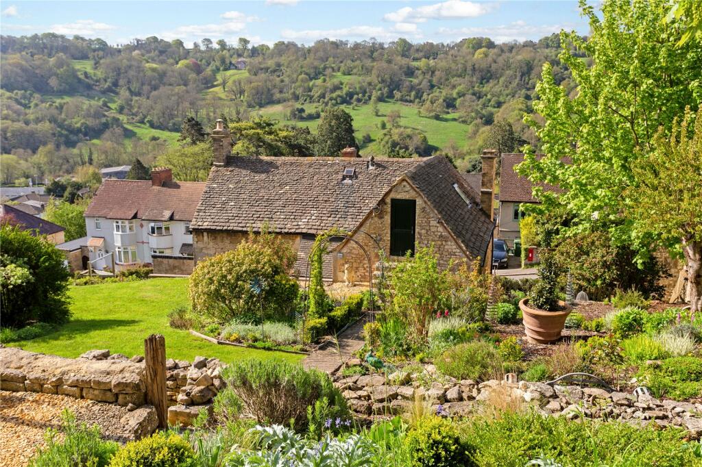4 bedroom detached house for sale in Stroud, GL5