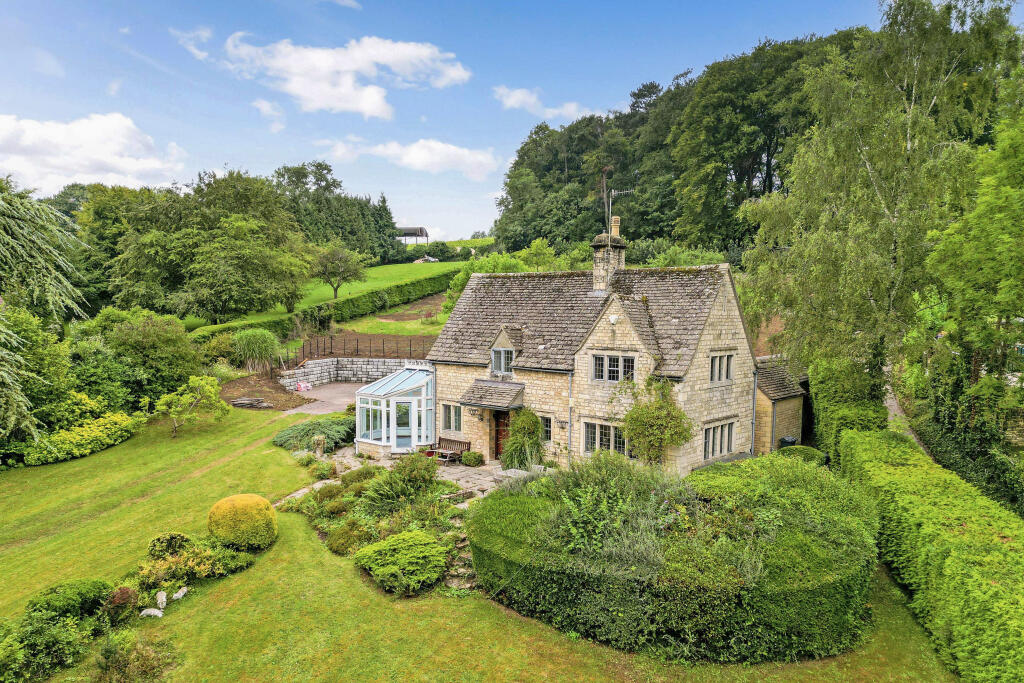 3 bedroom detached house for sale in Woodchester, Stroud, GL5