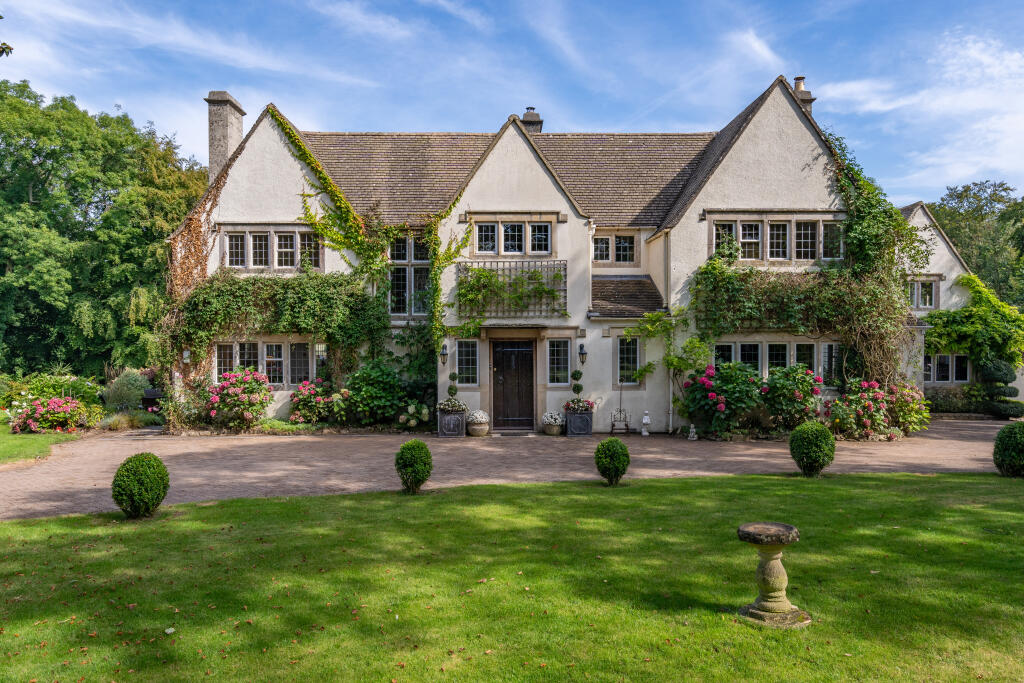 6 bedroom detached house for sale in Hill, Dursley, GL11