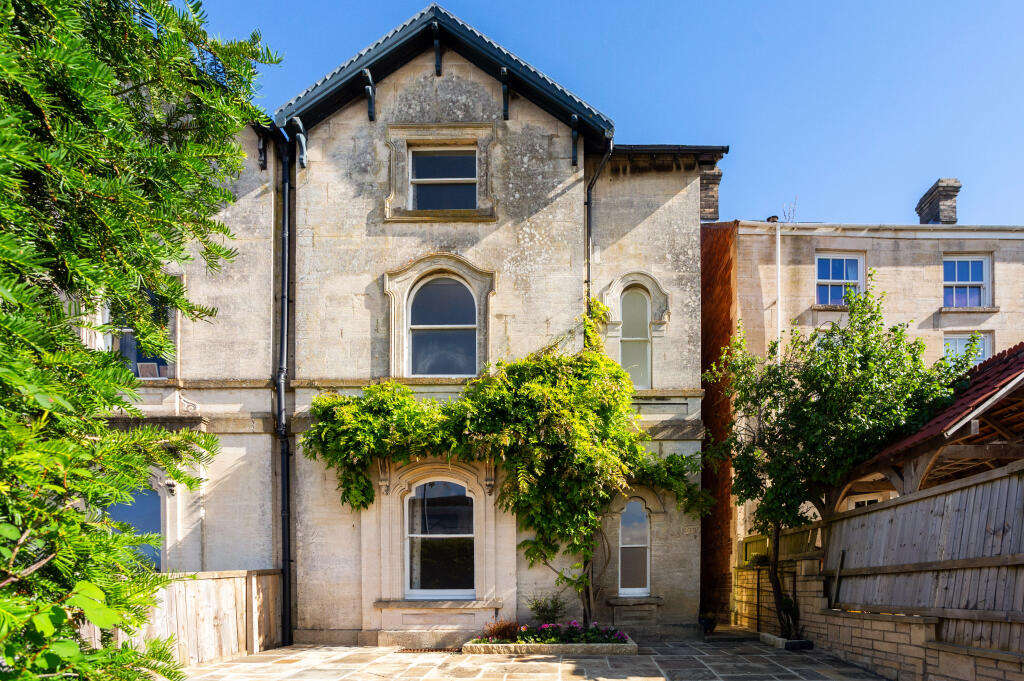 Main image of property: Cainscross Road, STROUD, GL5