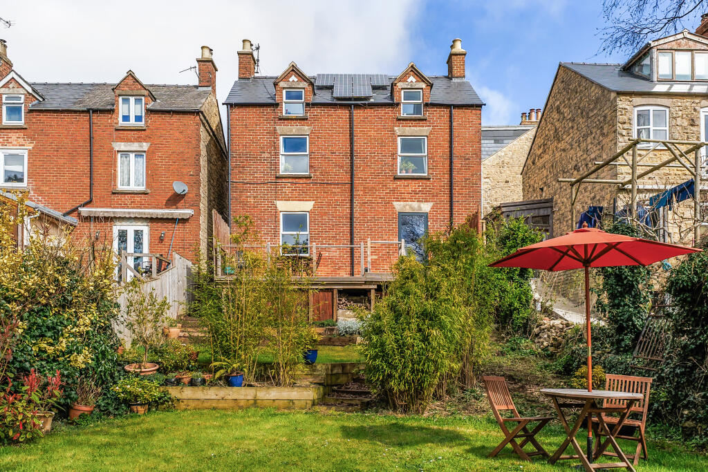 Main image of property: Mount Pleasant, Stroud, GL5