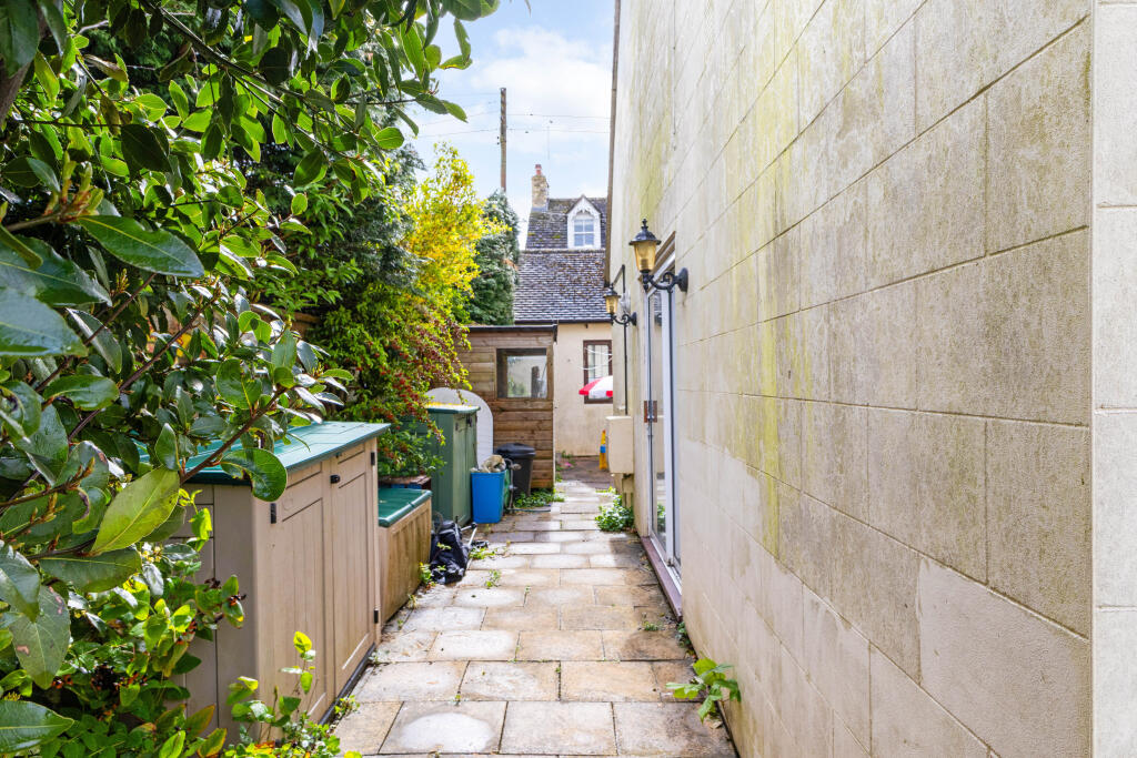 Main image of property: Butt Street, Minchinhampton, GL6