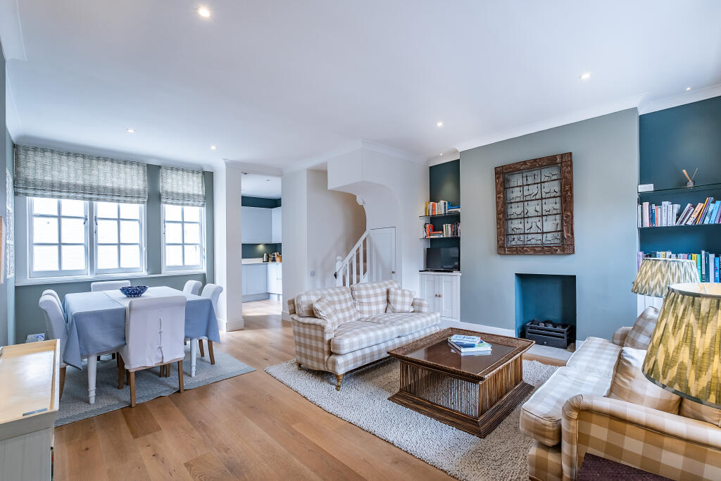Main image of property: Kensington Court Mews, LONDON, W8
