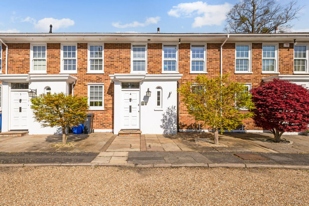 Main image of property: Broomfield Close, Sunningdale, SL5