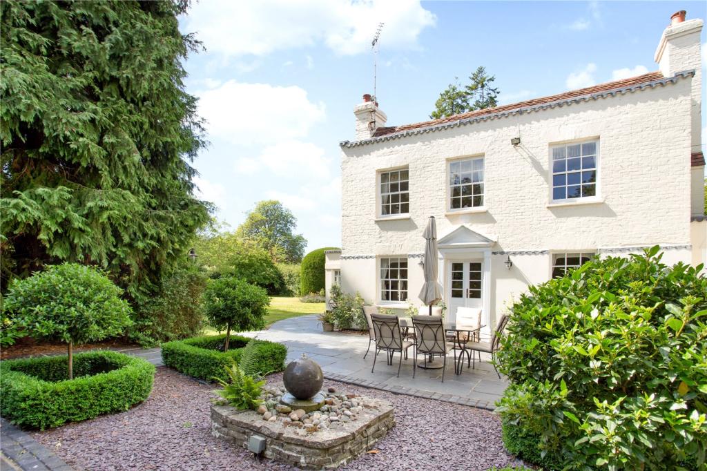 4 bedroom house for sale in Woodside Road, Winkfield, Windsor