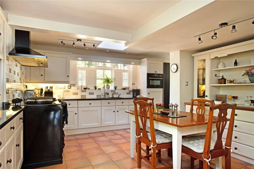 4 bedroom house for sale in Woodside Road, Winkfield, Windsor
