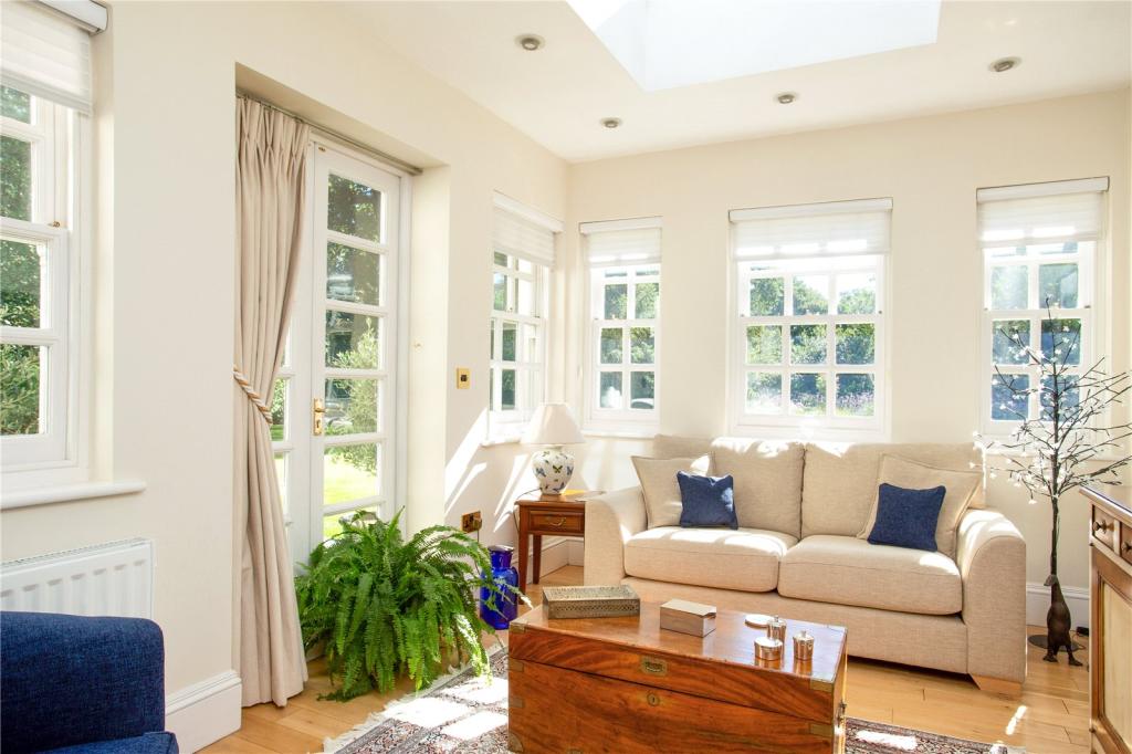 4 bedroom house for sale in Woodside Road, Winkfield, Windsor