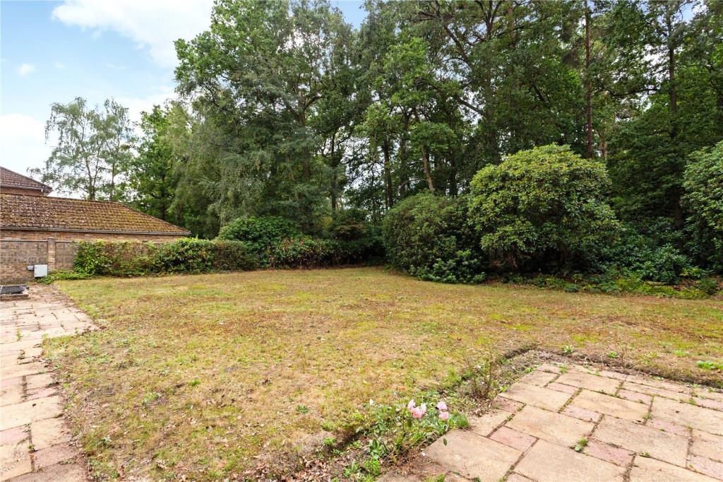 4 bedroom detached house for sale in Pinecote Drive, Sunningdale, Ascot