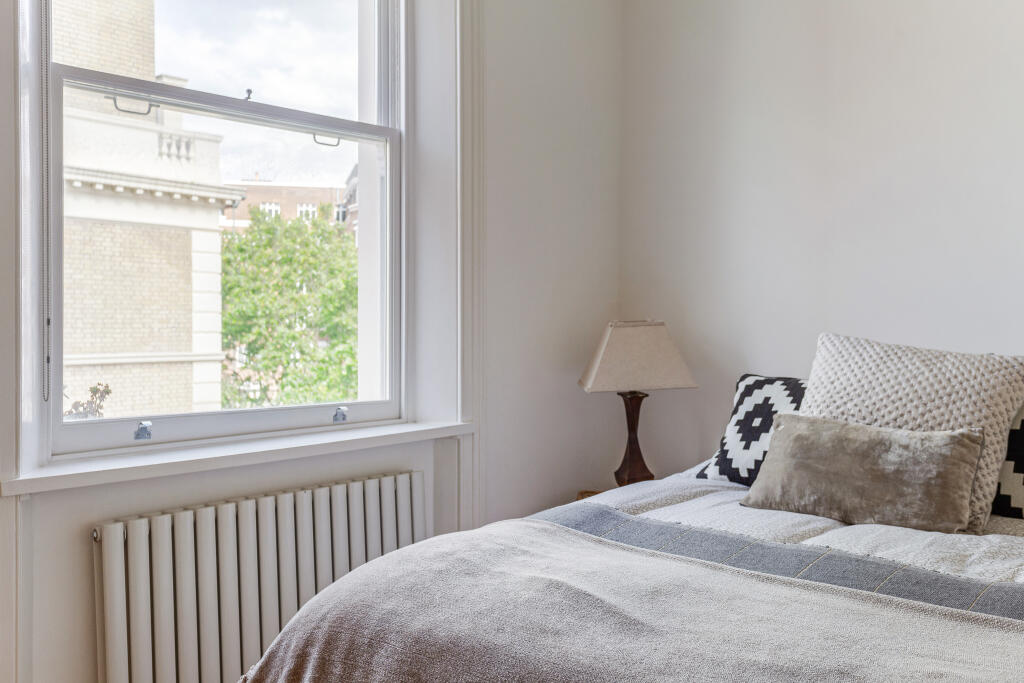 2 bedroom flat for sale in Glendower Place, LONDON, SW7