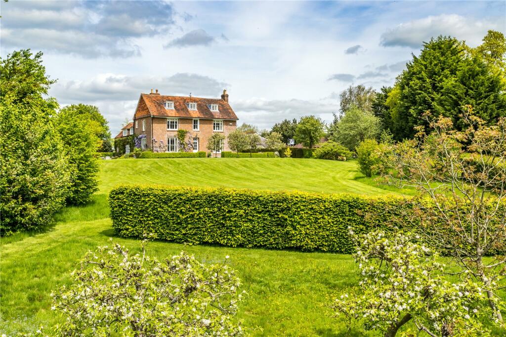 6 bedroom detached house for sale in Bells Yew Green Road, Bells Yew