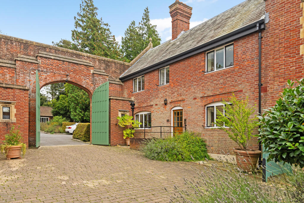 Main image of property: Penshurst Road, Penshurst, TN11