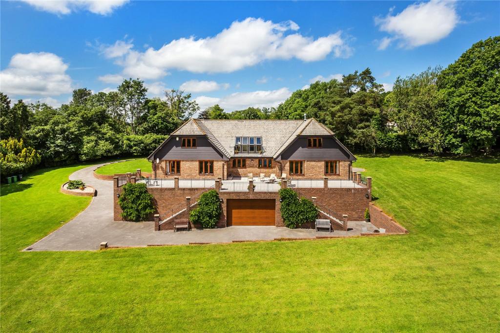 5 bedroom detached house for sale in Rotherfield Lane, Mayfield, East