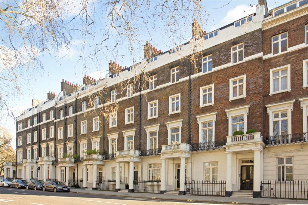 2 bedroom flat for sale in Sussex Gardens, LONDON, W2