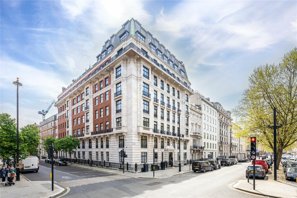 4 bedroom flat for sale in Portland Place, London, W1B