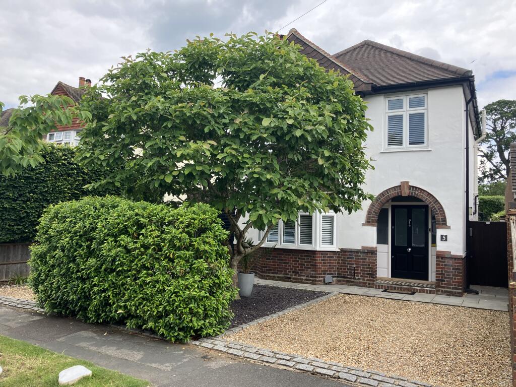 3 bedroom house for sale in Hopfield Avenue, West Byfleet, KT14