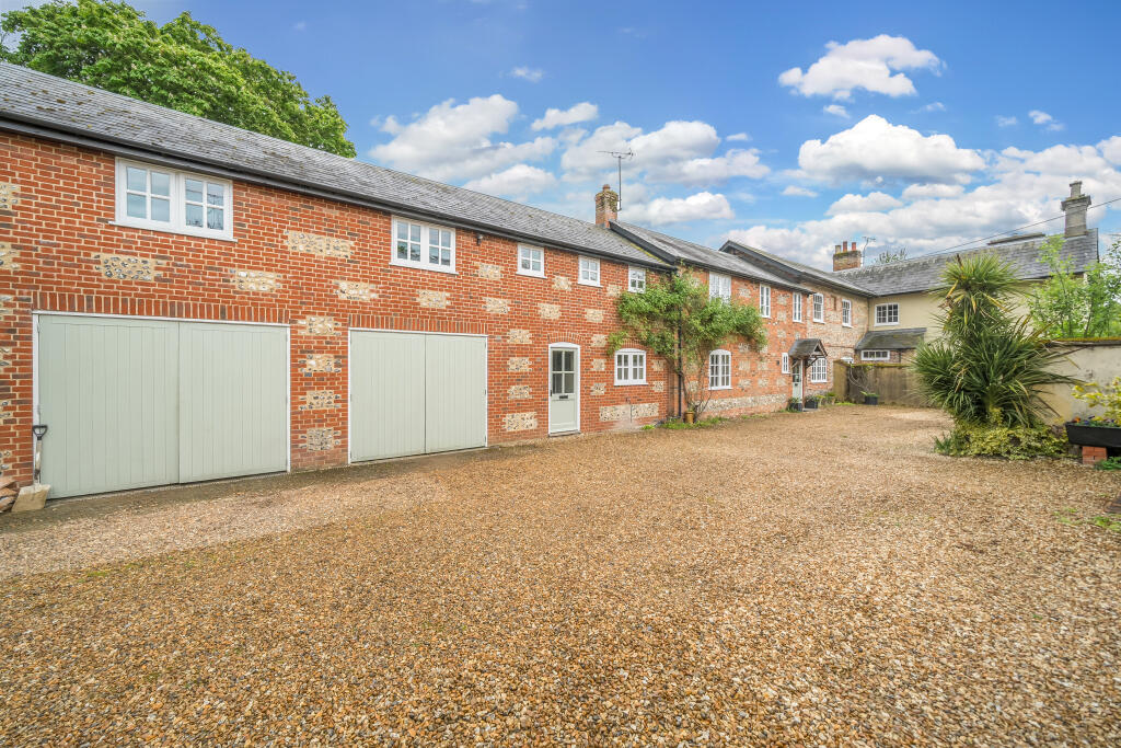 7 bedroom semidetached house for sale in Fyfield Road, Fyfield, SP11