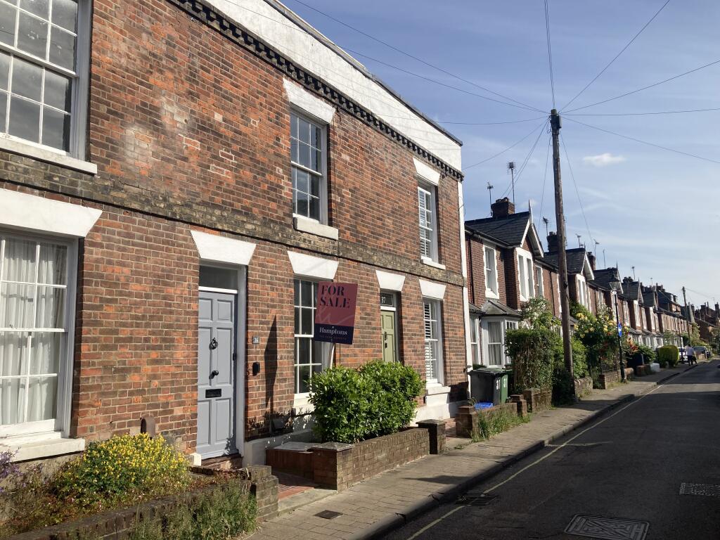 2 bedroom terraced house for sale in Parchment Street, Winchester, SO23