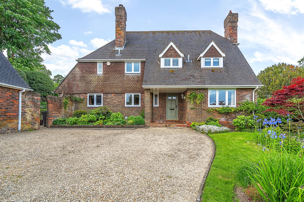 4 bedroom detached house for sale in Abbotts Close, Abbotts Ann, SP11