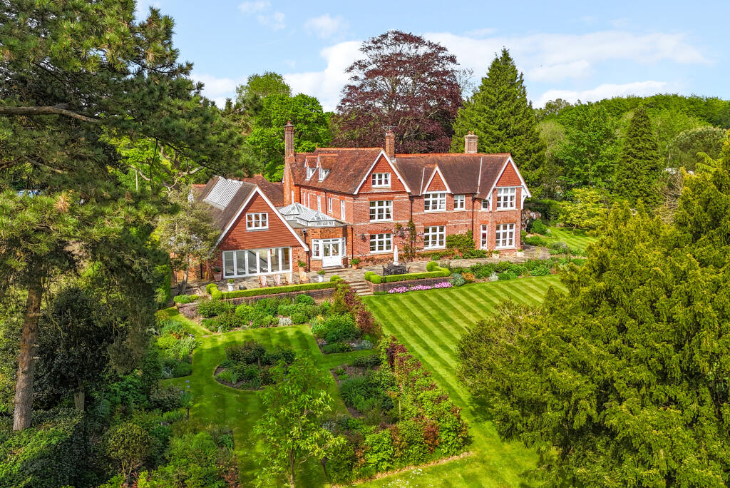 Main image of property: Vicarage Lane, Swanmore, SO32
