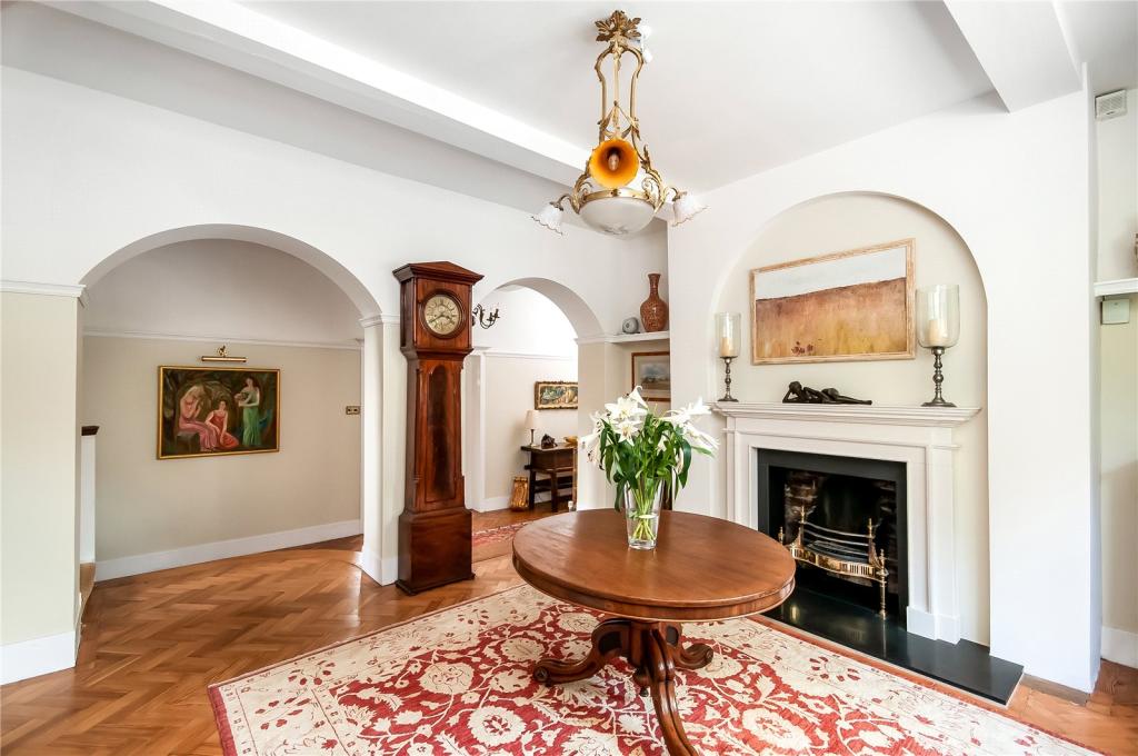 6 bedroom detached house for sale in Quarry Road, Winchester, Hampshire