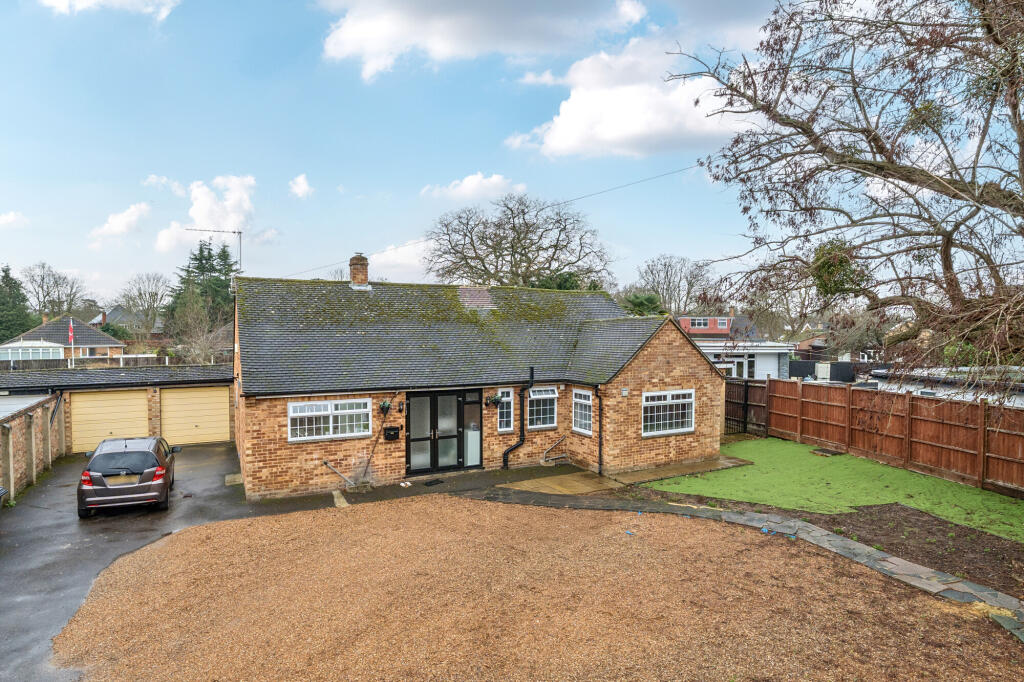Main image of property: Park Avenue, Wraysbury, TW19