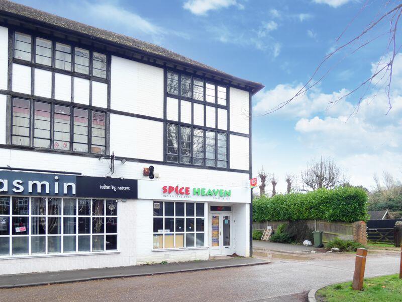 2 bedroom flat for sale in East Horsley, KT24