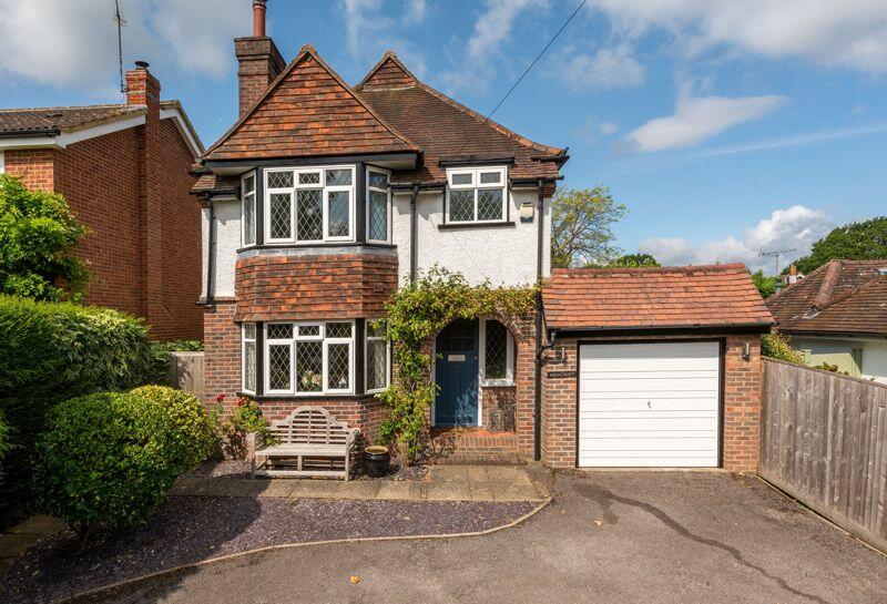 3 bedroom detached house for sale in East Horsley, KT24