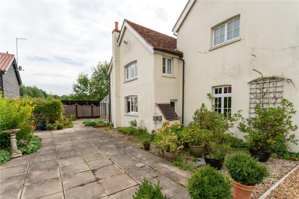 4 bedroom detached house for sale in Epping Road, Roydon, Harlow, Essex
