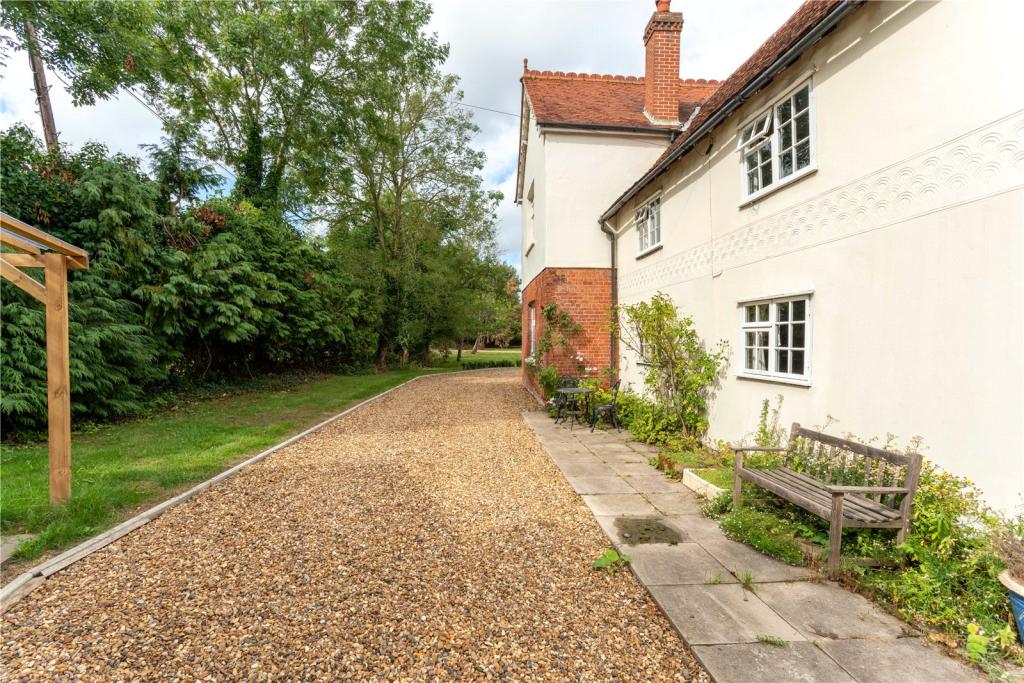 4 bedroom detached house for sale in Epping Road, Roydon, Harlow, Essex