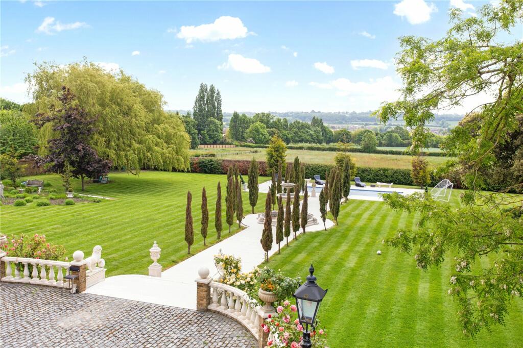 Additional property image - Abridge Road, Theydon Bois, Epping, Essex, CM16