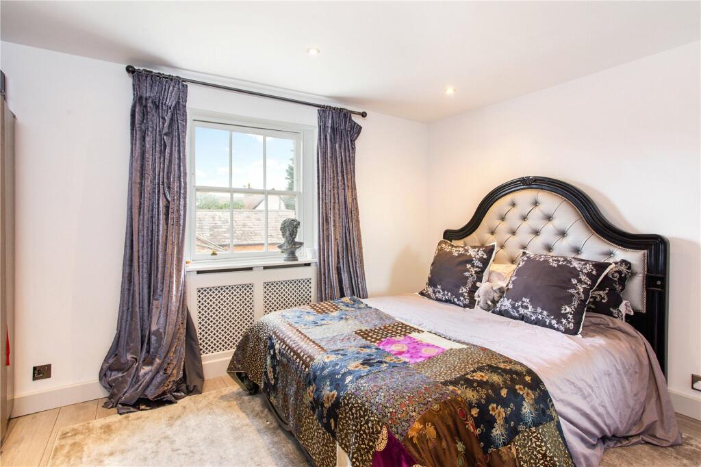 Additional property image - Abridge Road, Theydon Bois, Epping, Essex, CM16
