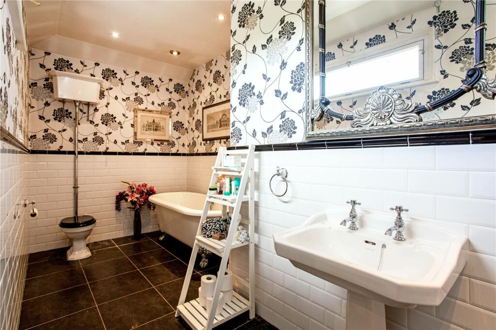 Additional property image - Abridge Road, Theydon Bois, Epping, Essex, CM16