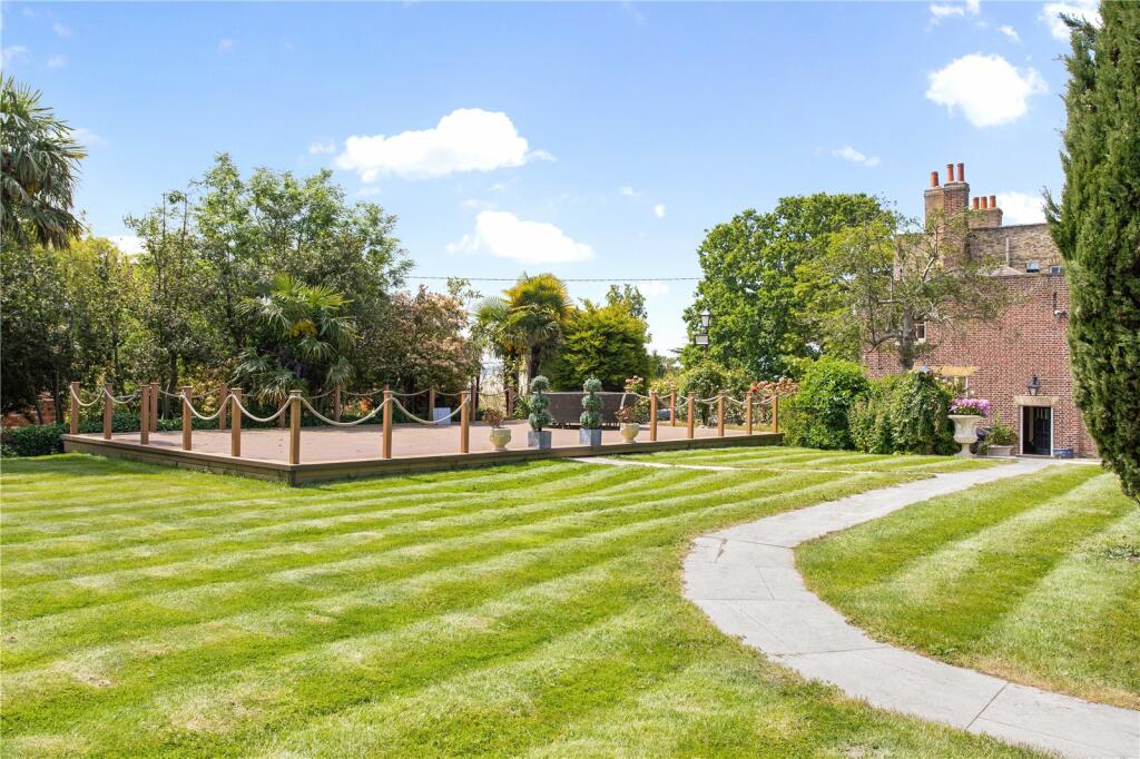 Additional property image - Abridge Road, Theydon Bois, Epping, Essex, CM16