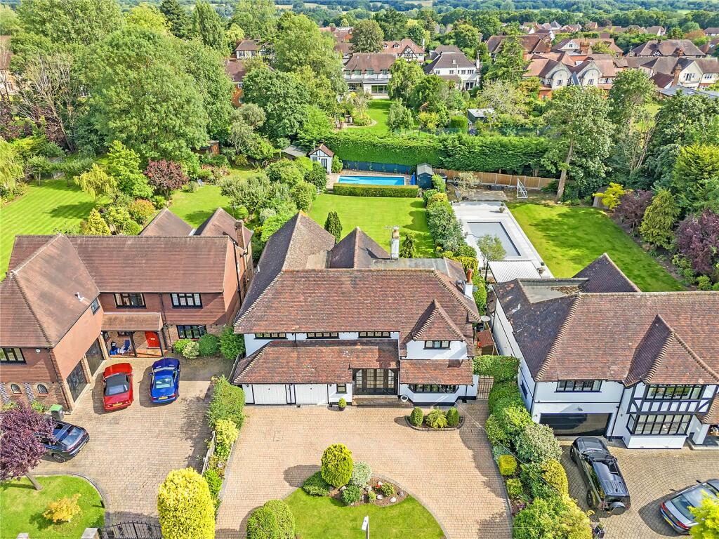 Main image of property: Spareleaze Hill, Loughton, Essex, IG10