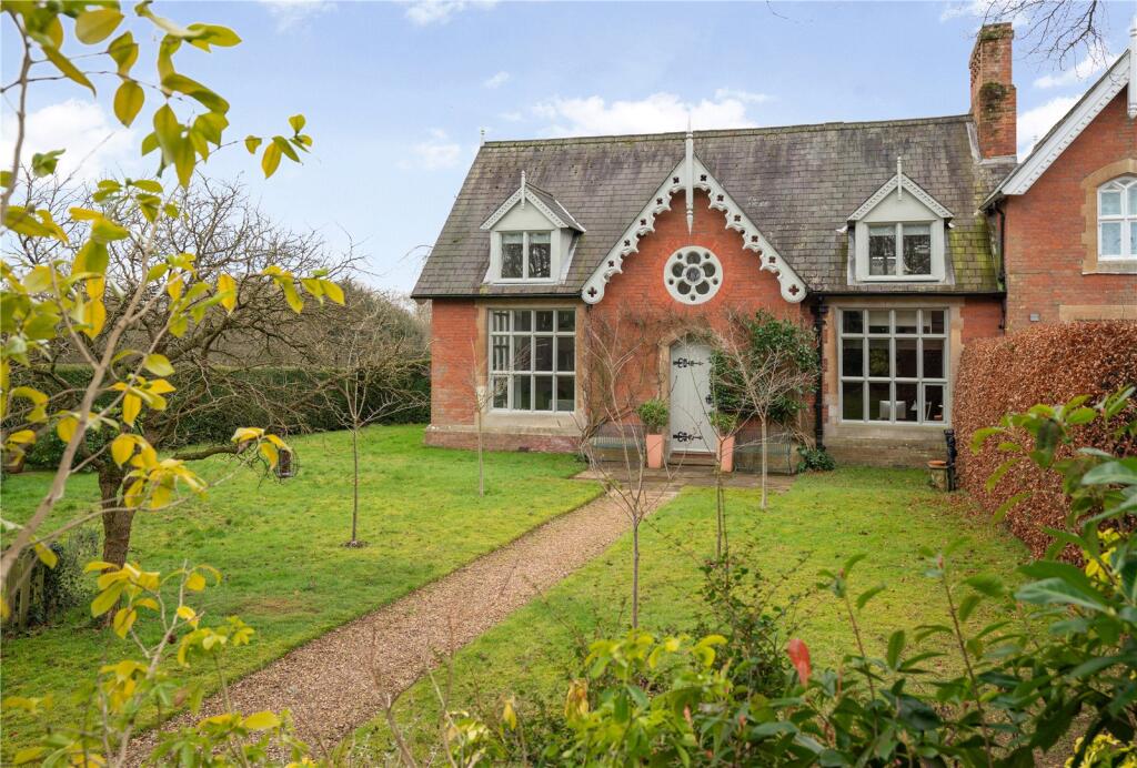 Main image of property: Baas Hill, Broxbourne, Hertfordshire, EN10