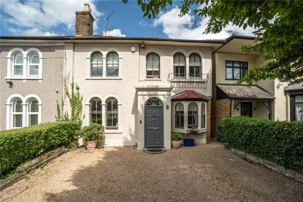 Main image of property: Hainault Road, Chigwell, Essex, IG7